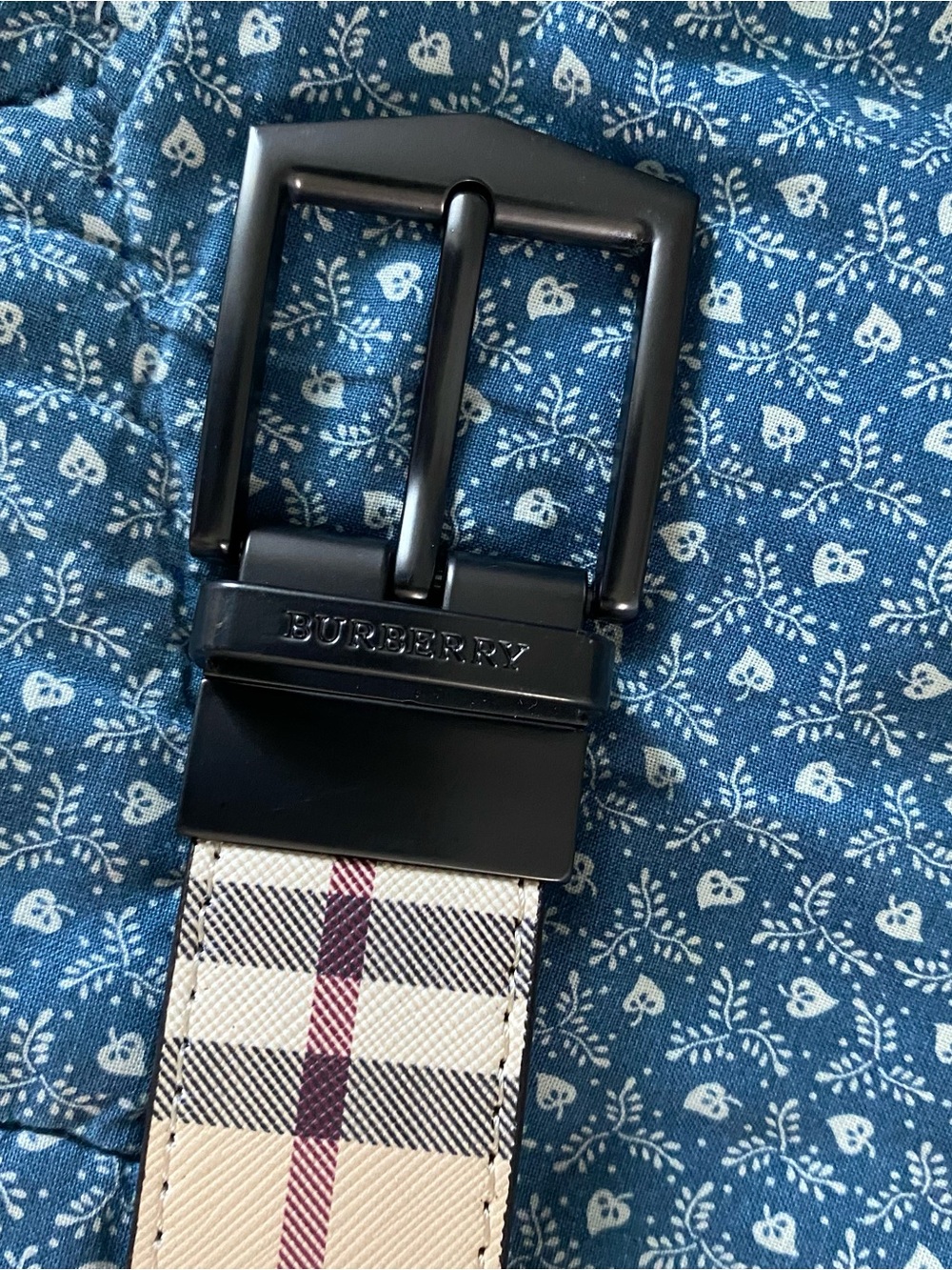 Black Swivel Buckle on Reversible Belt Featuring Classic Burberry Print or Black